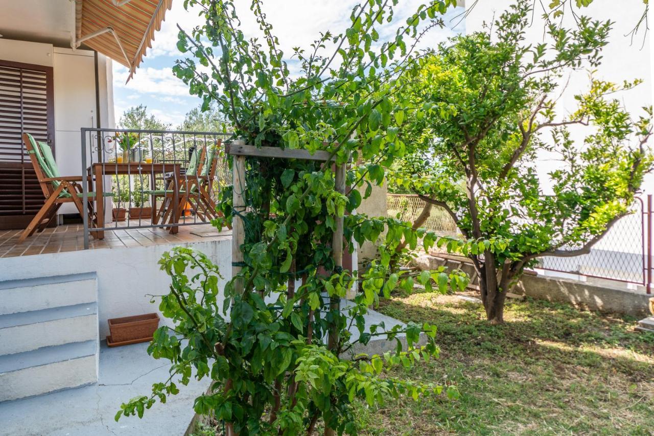 Apartman Dag Podstrana Luaran gambar