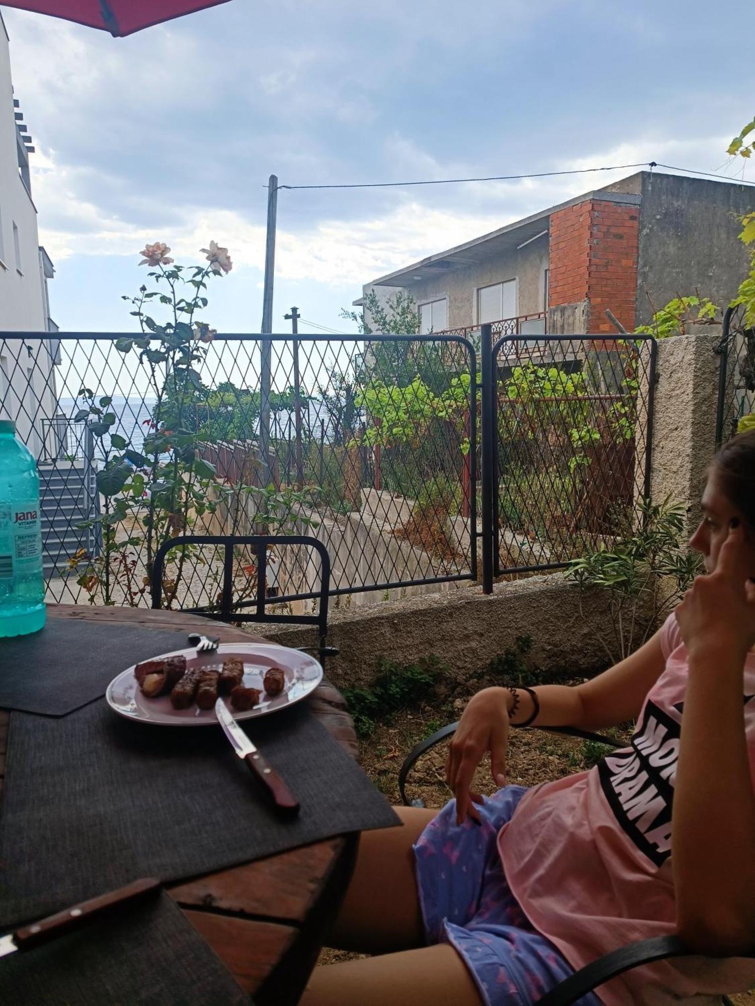Apartman Dag Podstrana Luaran gambar
